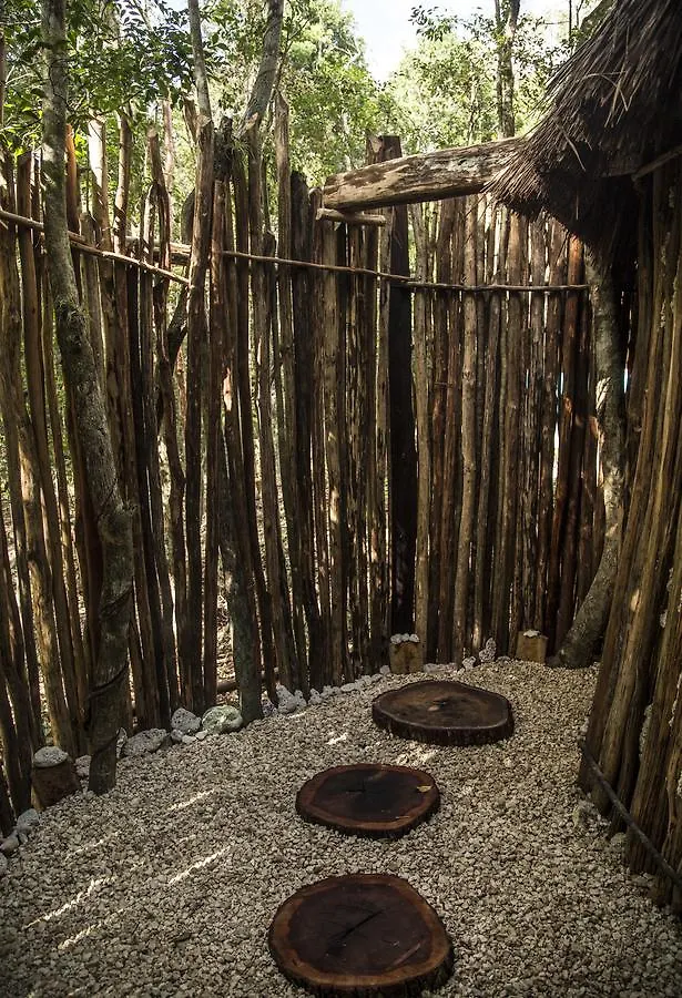 Lumapi Hotell Tulum Jaktstuga